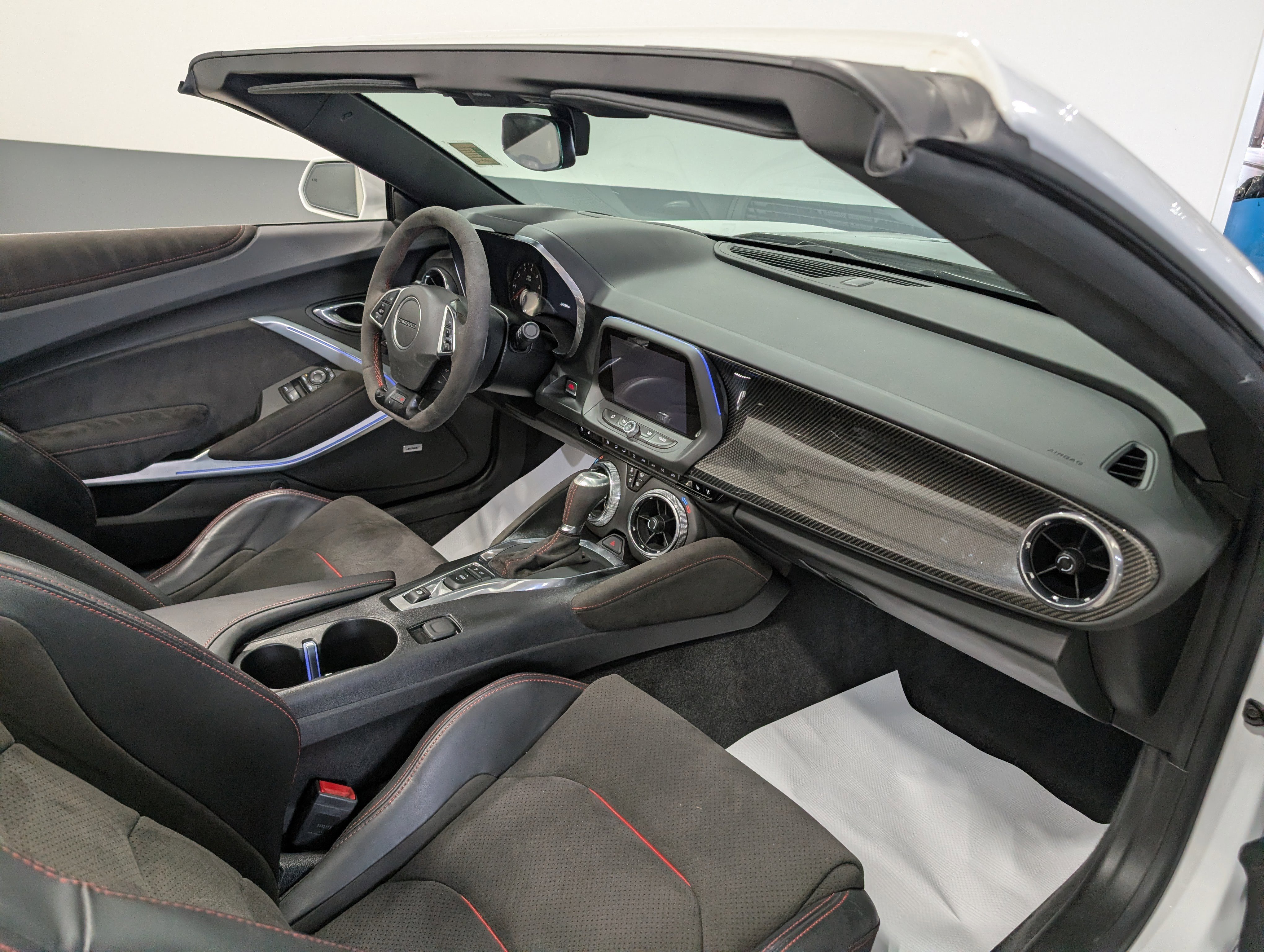 Used 2018 Chevrolet Camaro ZL1 RWD image 18