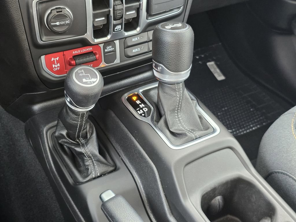 Used 2024 Jeep Wrangler Willys AWD/4WD image 28