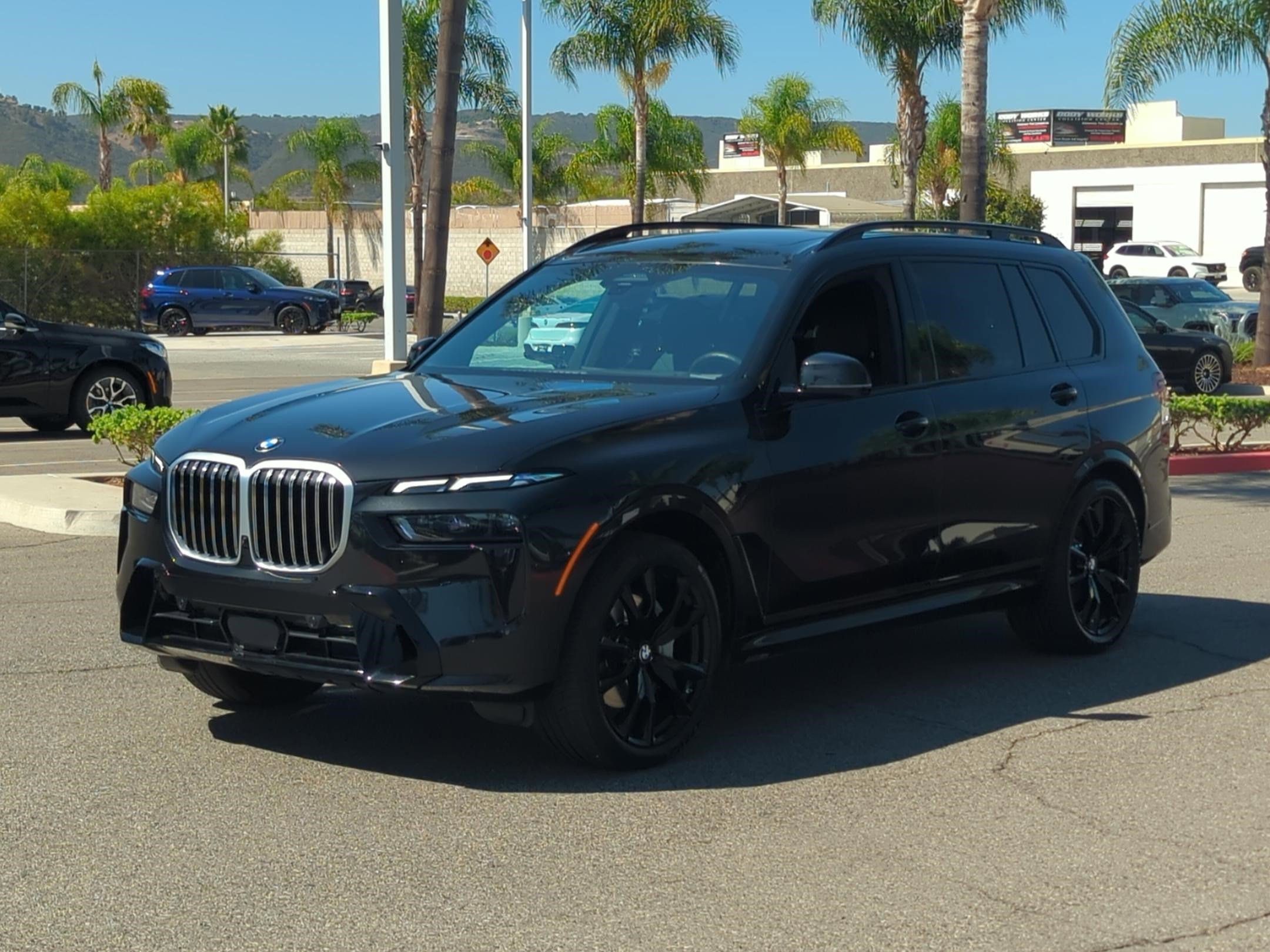 Certified 2023 BMW X7 xDrive40i w/ M Sport Package image 5