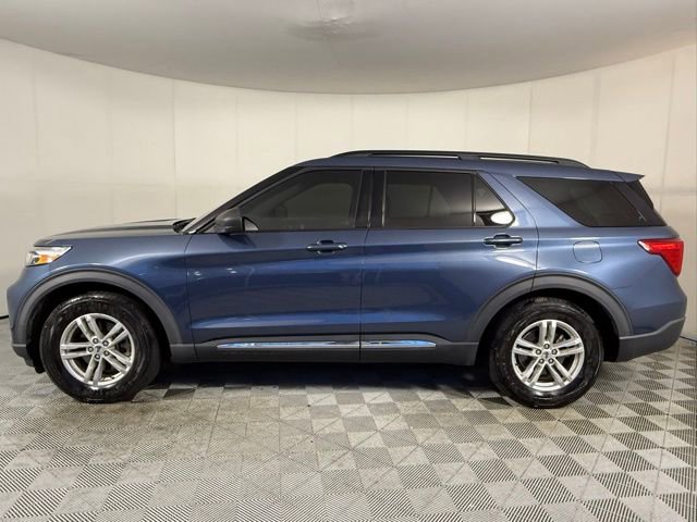 Used 2020 Ford Explorer XLT image 3