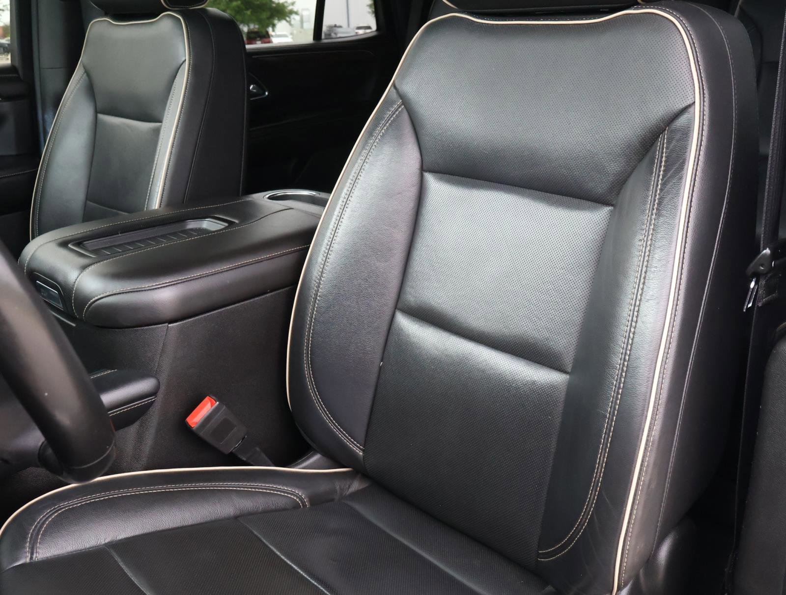 Used 2021 Chevrolet Tahoe Premier w/ Premium Package RWD image 15