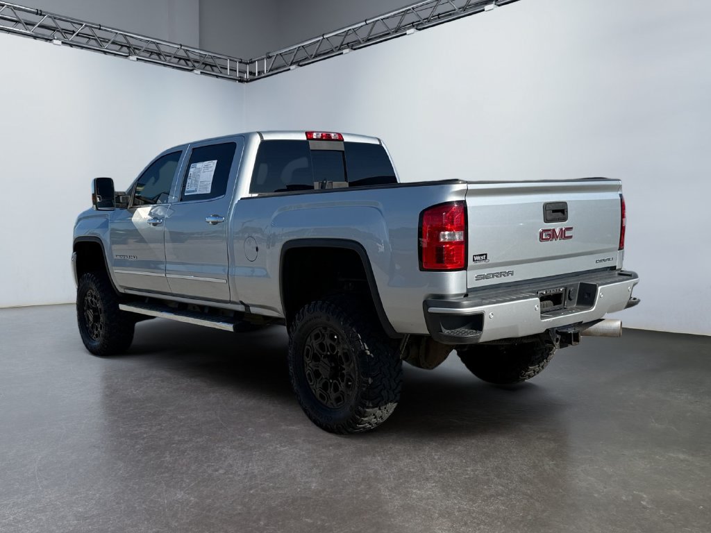 Used 2017 GMC Sierra 2500 Denali w/ Duramax Plus Package AWD/4WD image 5
