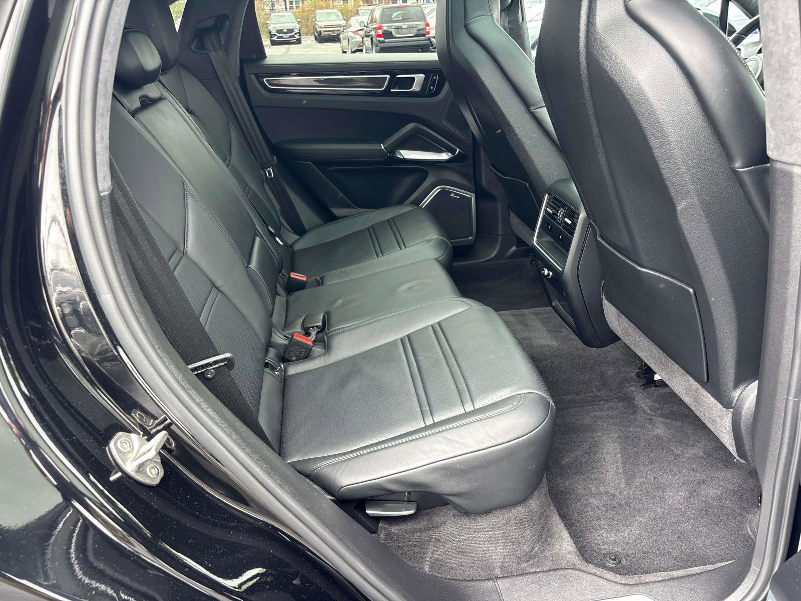 Used 2020 Porsche Cayenne Turbo AWD/4WD image 16