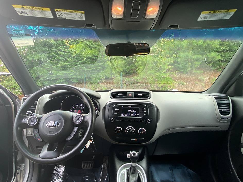 Used 2017 Kia Soul FWD image 16
