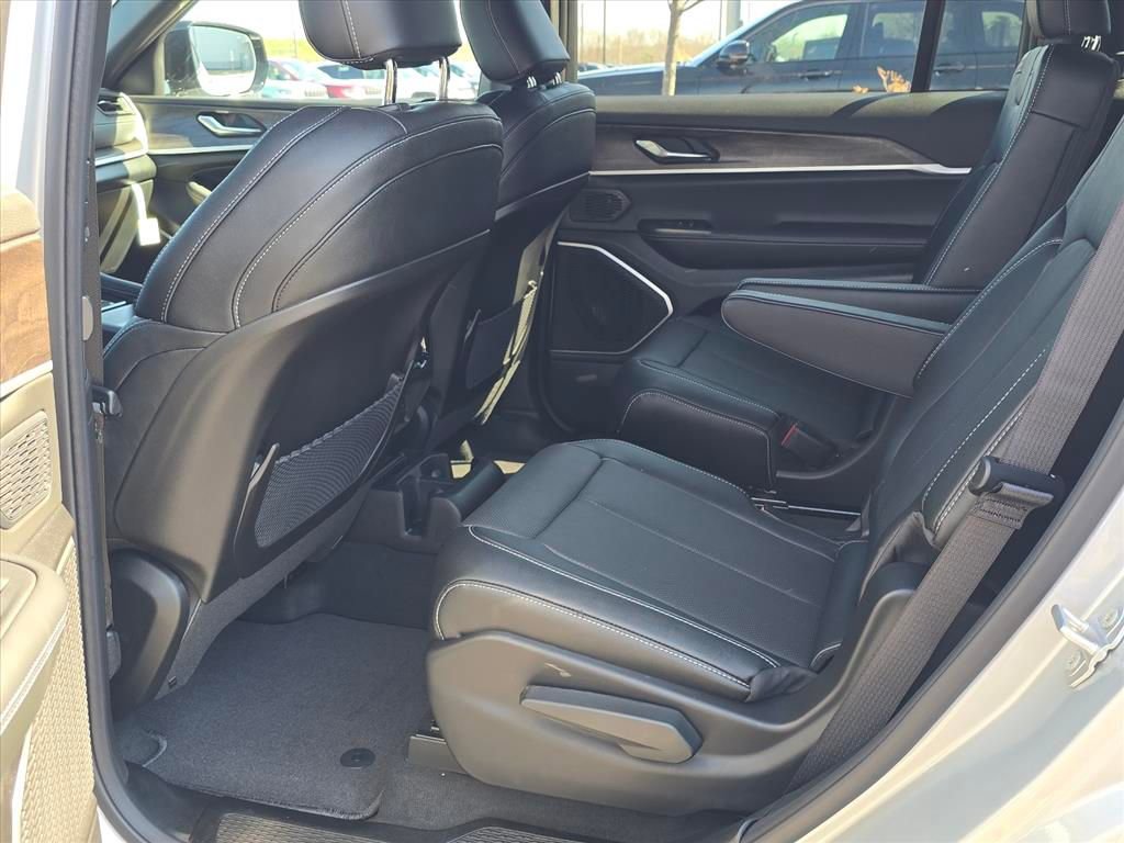 New 2026 Jeep Grand Cherokee L Limited image 6