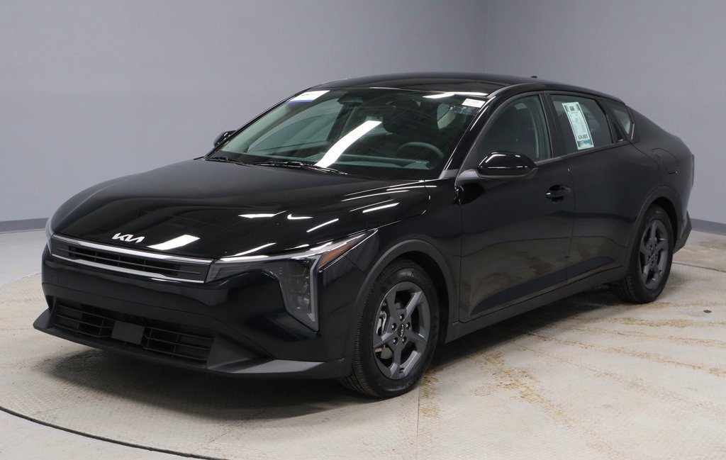 Used 2025 Kia K4 LXS image 7