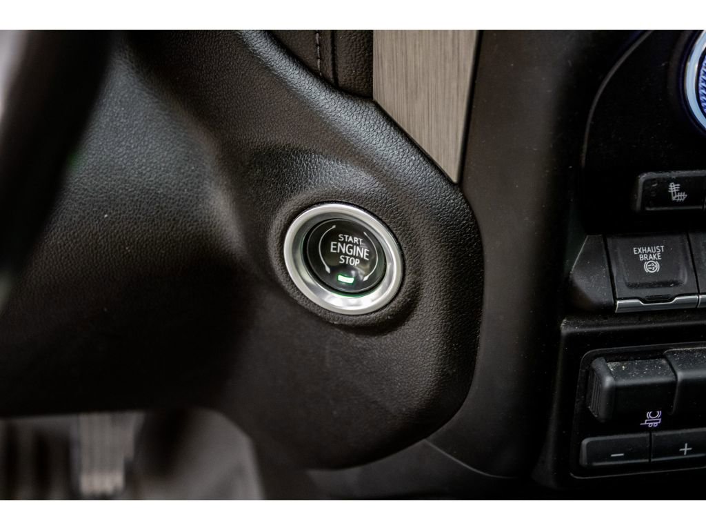 Used 2023 GMC Sierra 3500 Denali w/ Denali Ultimate Package image 31