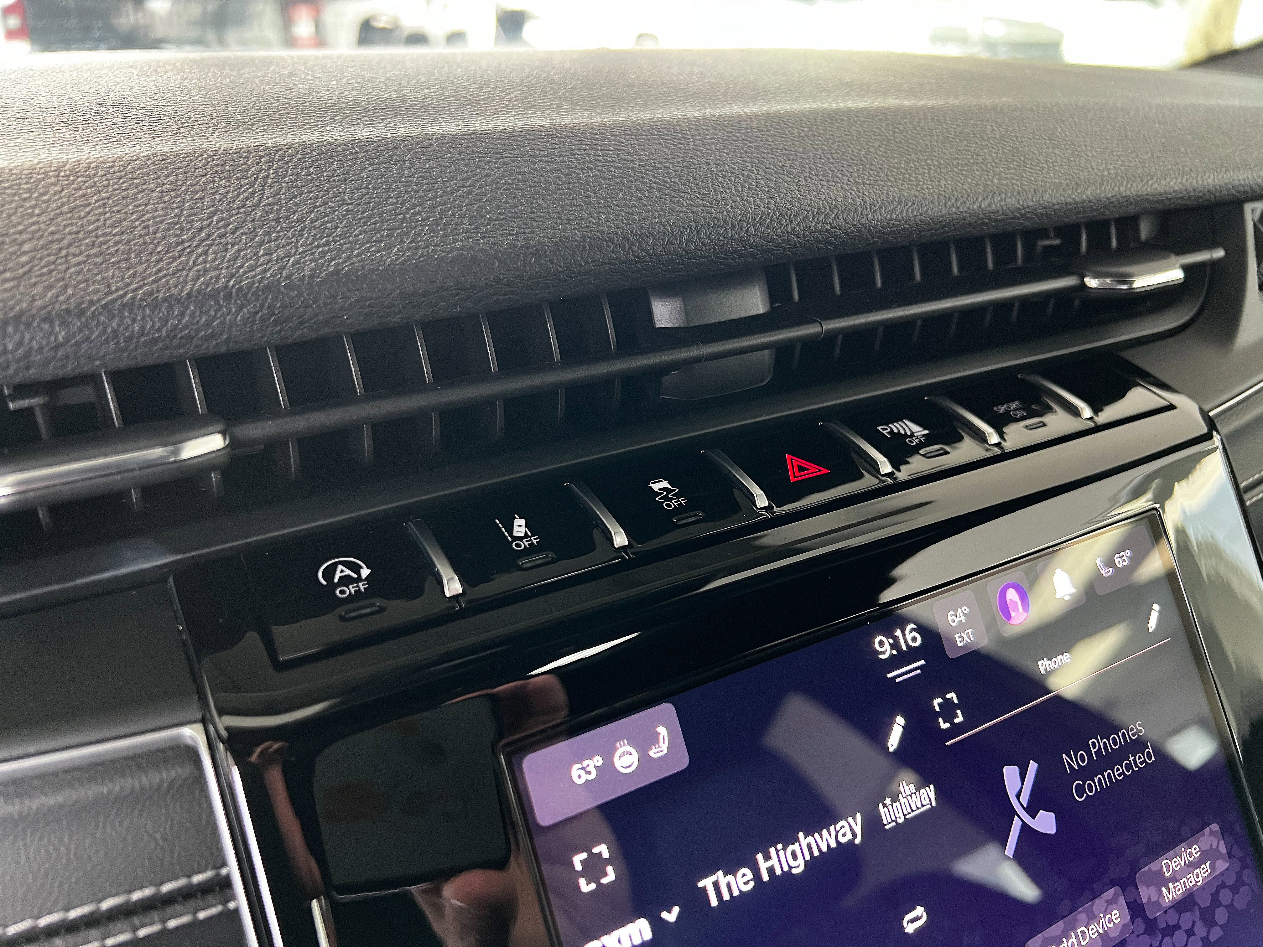 Used 2024 Jeep Grand Cherokee Altitude image 22