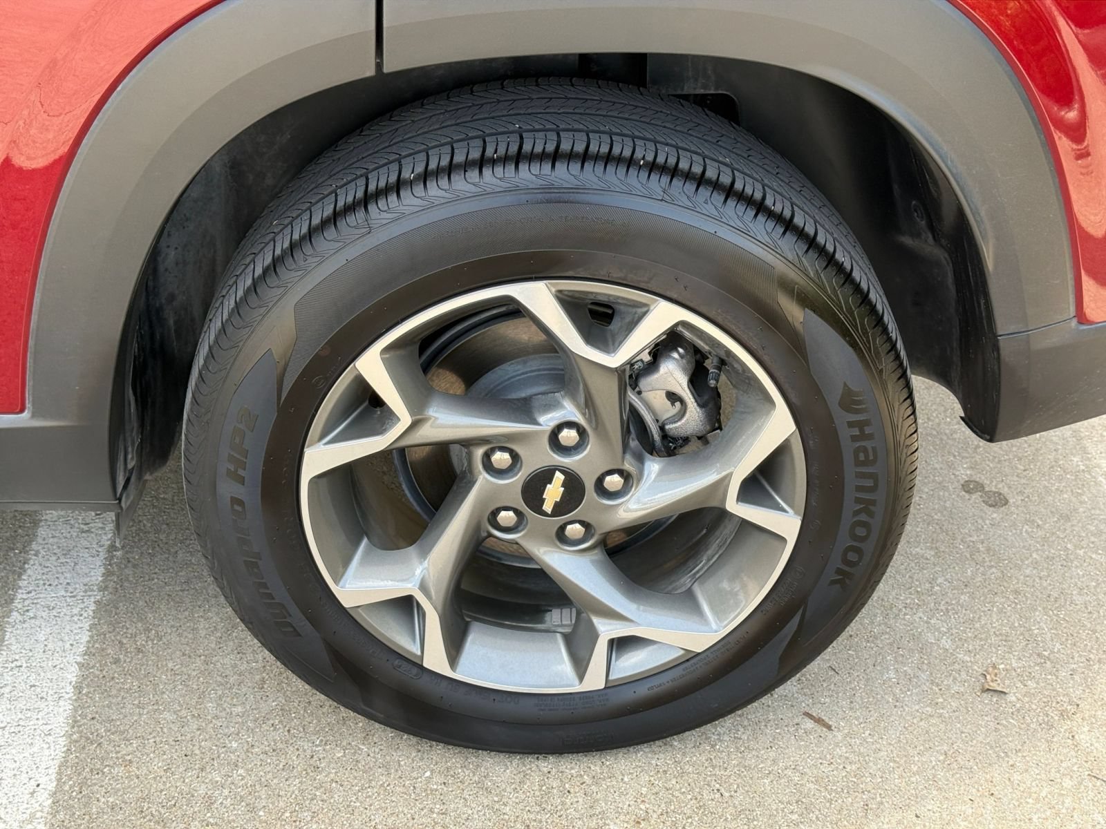 Used 2025 Chevrolet Trax LT w/ LT Convenience Package FWD image 30
