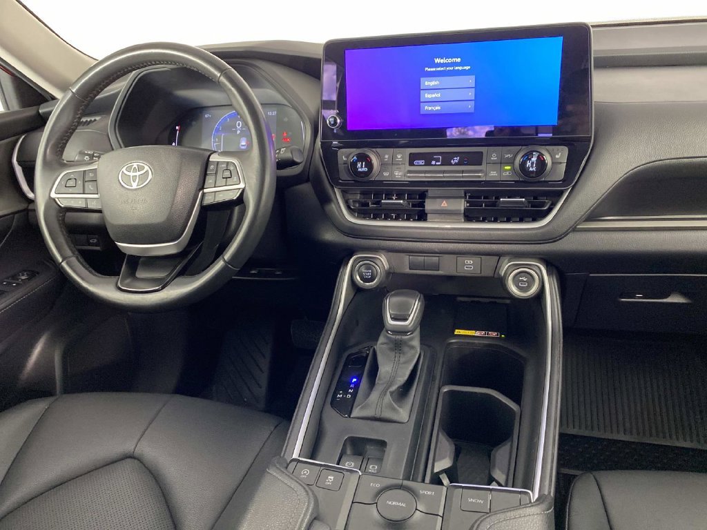Used 2025 Toyota Grand Highlander FWD image 13