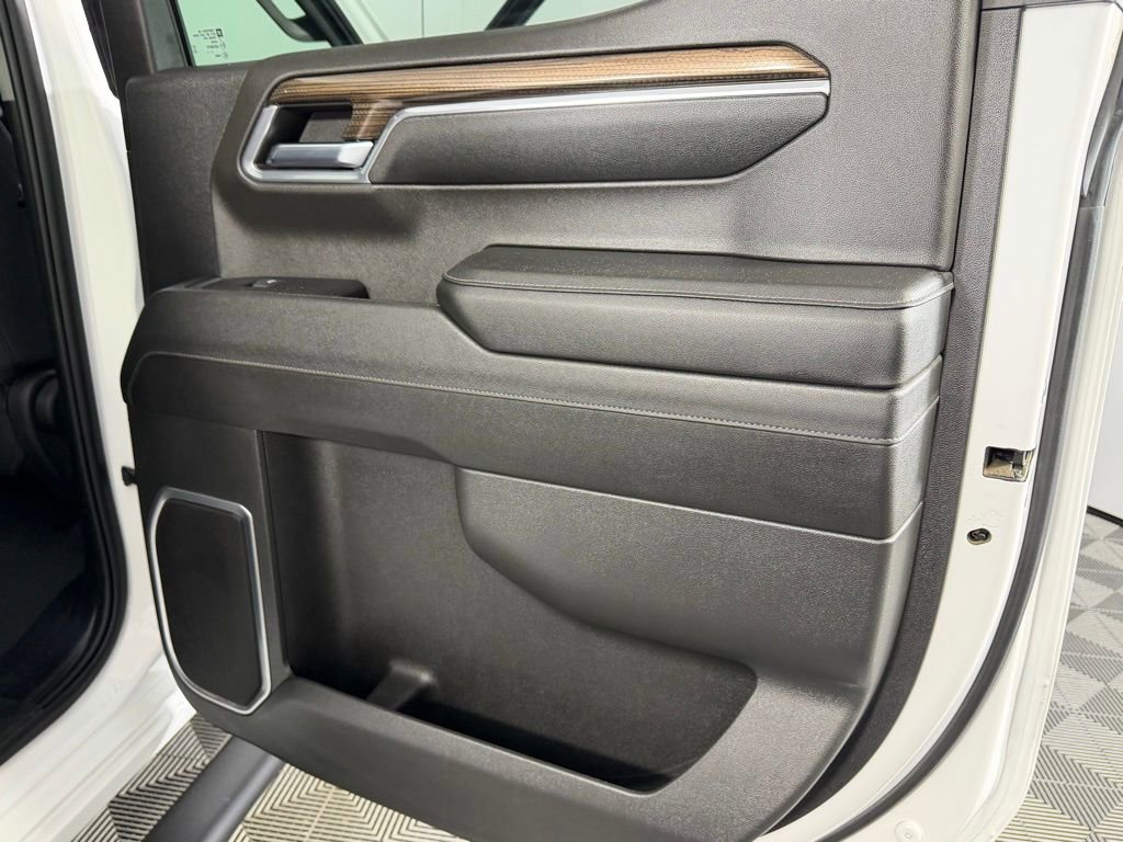 Used 2024 Chevrolet Silverado 1500 LT w/ Z71 Off-Road Package image 25