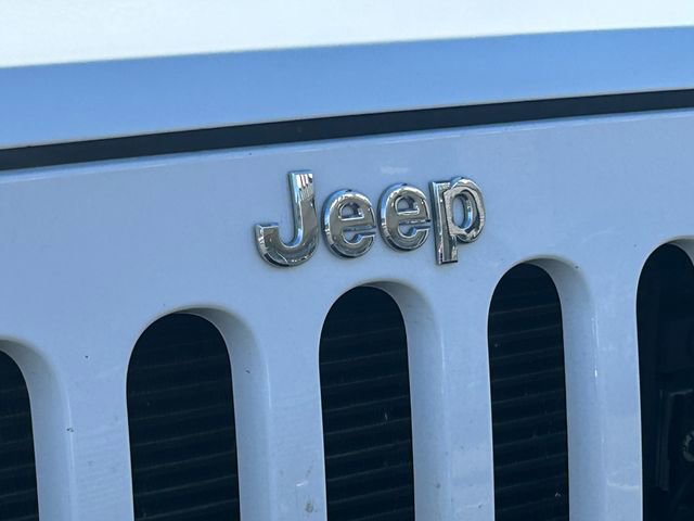 Used 2016 Jeep Wrangler Unlimited Sport w/ Connectivity Group AWD/4WD image 10