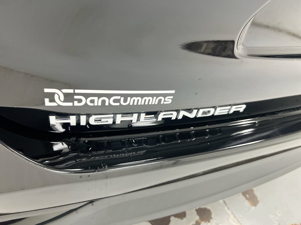 Used 2023 Toyota Highlander XLE AWD/4WD image 27
