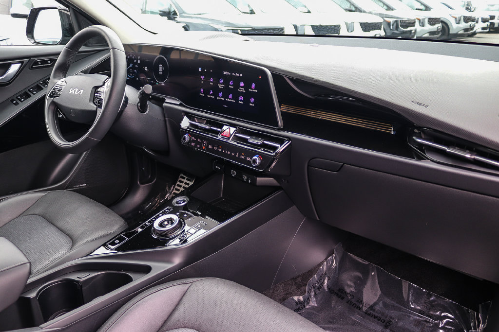 Certified 2025 Kia Niro Wave w/ Wave Preserve Package FWD image 16