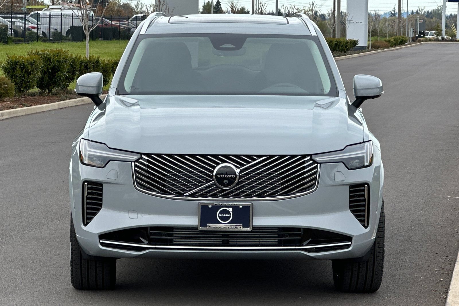 New 2026 Volvo XC90 T8 Plus w/ Protection Package AWD/4WD image 8