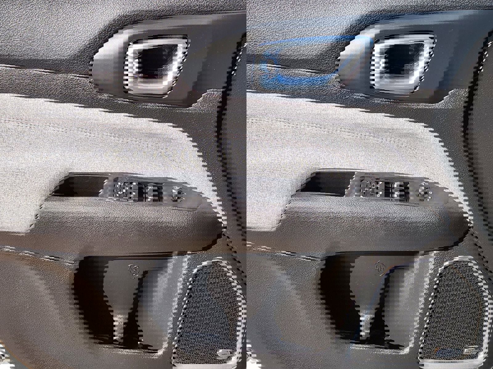 Used 2024 Jeep Compass Latitude w/ Sun and Sound Group image 32