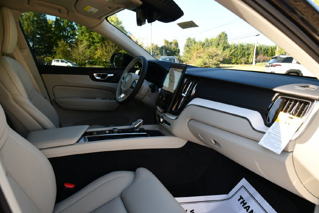New 2027 Volvo XC60 B5 Ultra AWD/4WD image 32