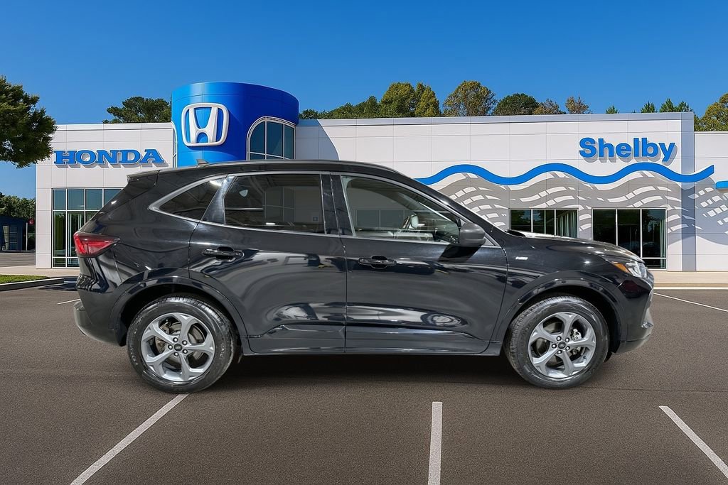 Used 2024 Ford Escape ST-Line image 9