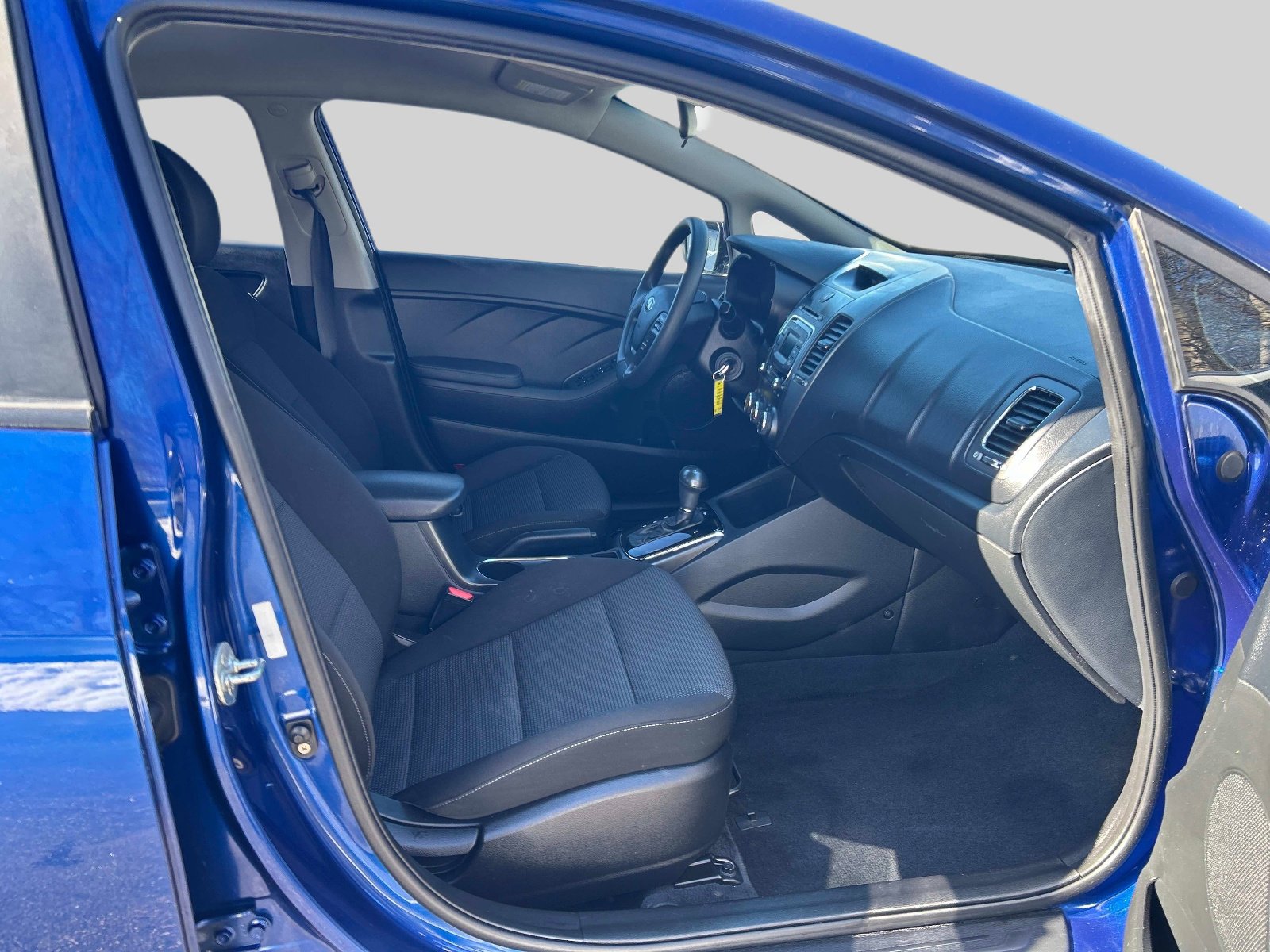 Used 2018 Kia Forte LX image 15