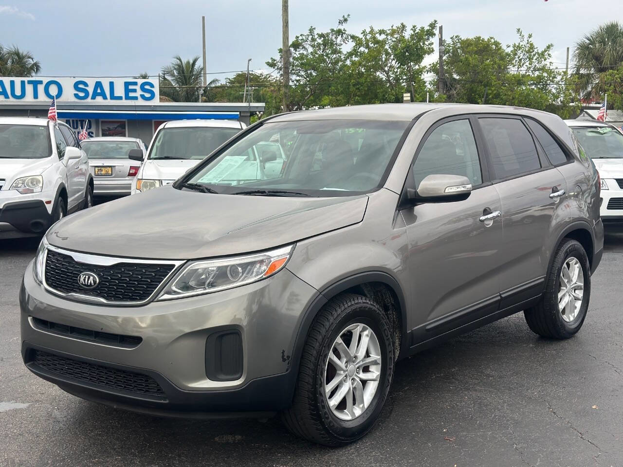 Used 2015 Kia Sorento LX image 4