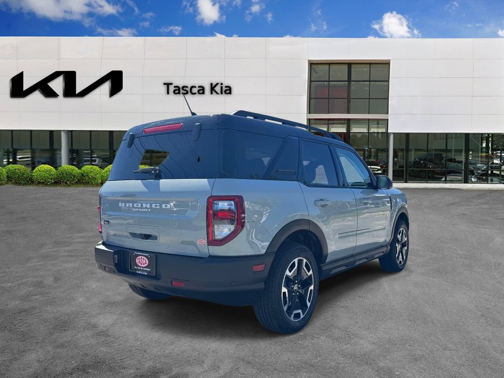 Used 2023 Ford Bronco Sport Outer Banks w/ Tech Package AWD/4WD image 4