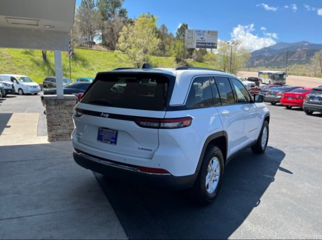 Used 2023 Jeep Grand Cherokee Laredo image 6