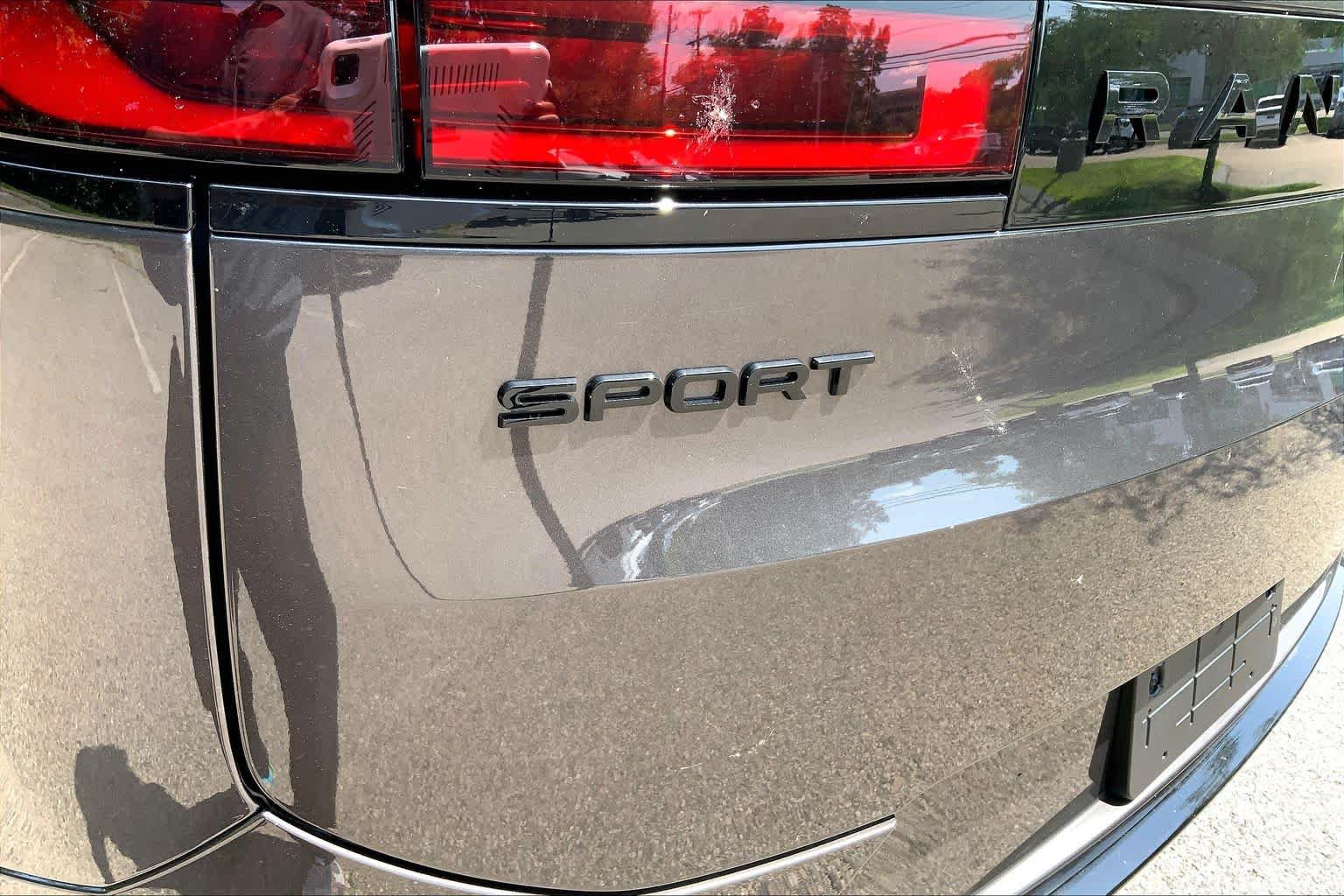 New 2026 Land Rover Range Rover Sport Dynamic SE AWD/4WD image 6