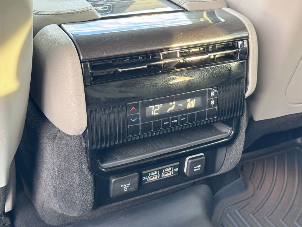 Used 2023 Jeep Wagoneer 4WD w/ Premium Group I image 36