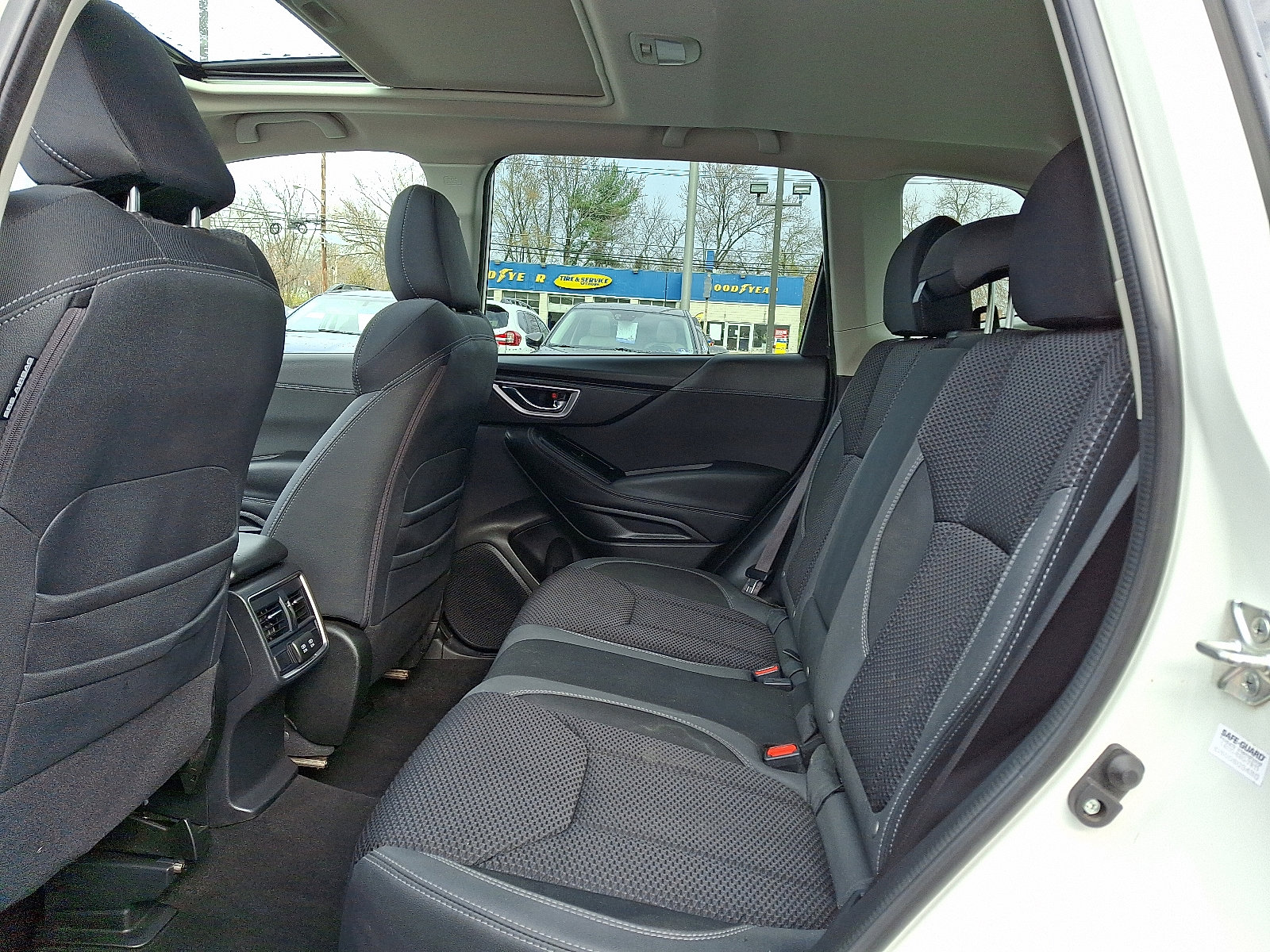 Used 2022 Subaru Forester Premium image 11