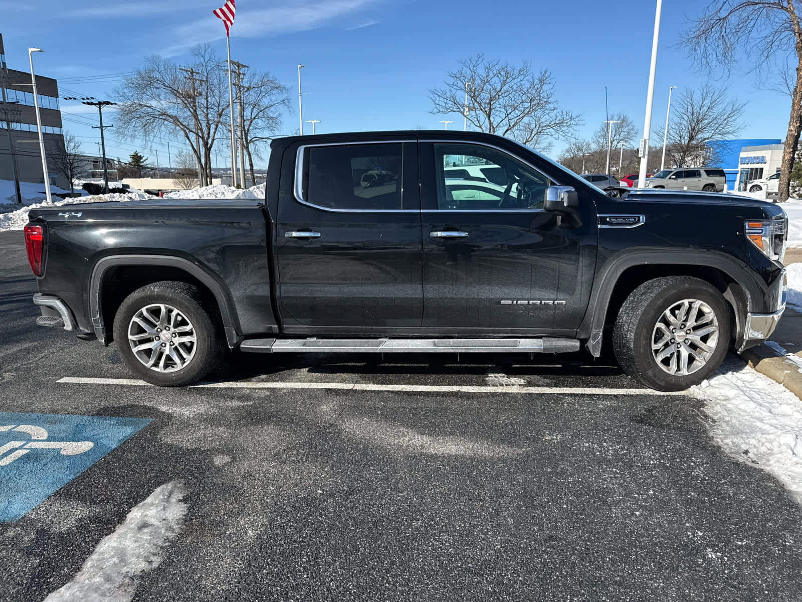 Used 2021 GMC Sierra 1500 SLT w/ SLT Premium Package image 3