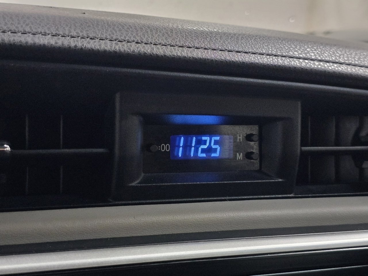 Used 2017 Toyota Corolla LE w/ Carpet Mat Package (TMS) image 31