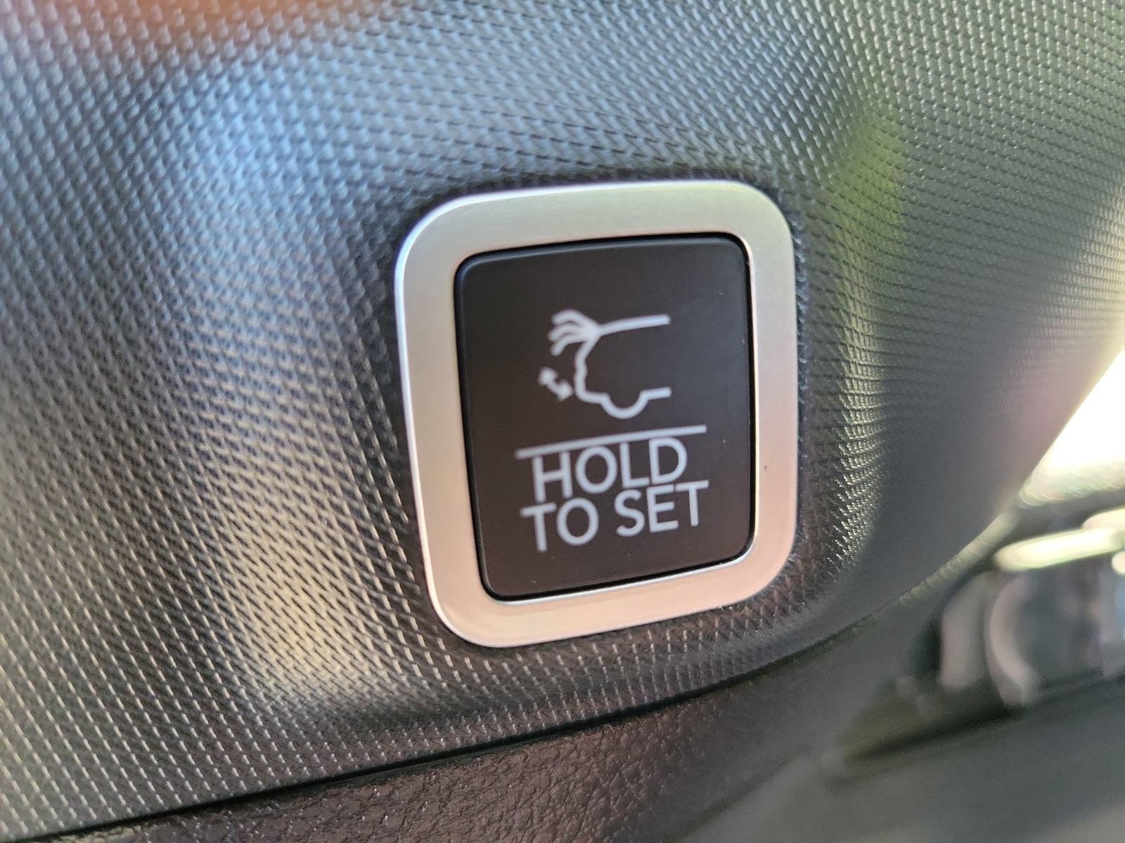 New 2027 Jeep Grand Cherokee Altitude RWD image 33