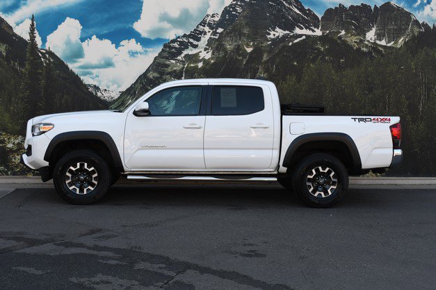 Certified 2019 Toyota Tacoma TRD Off-Road AWD/4WD image 7