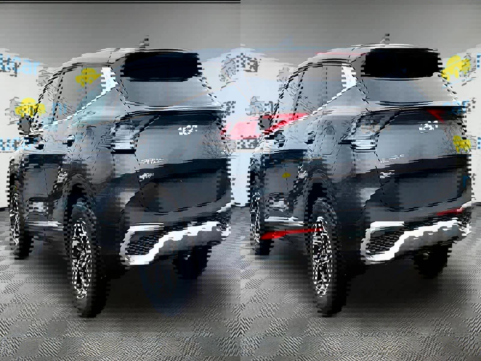 Used 2023 Kia Sportage LX image 4