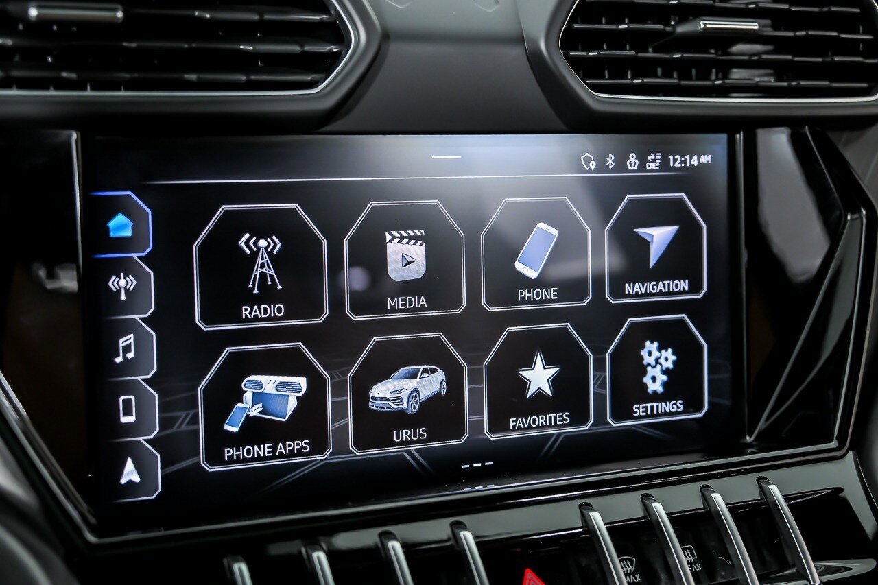 Used 2022 Lamborghini Urus AWD/4WD image 35