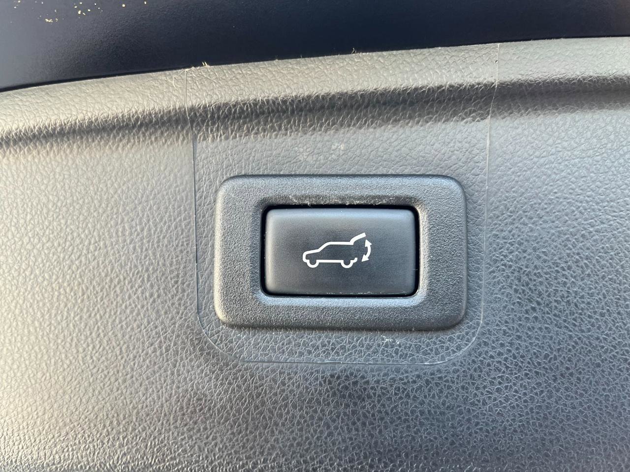 Used 2018 Subaru Outback 3.6R Touring AWD/4WD image 17