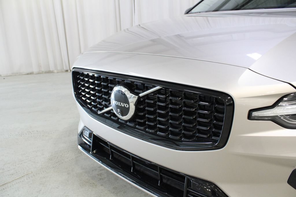 Used 2024 Volvo S60 B5 Plus w/ Climate Package AWD/4WD image 32