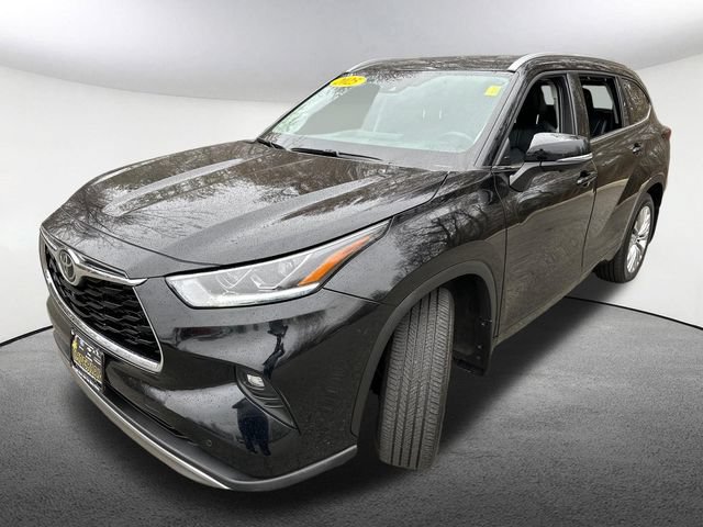 Certified 2025 Toyota Highlander Platinum AWD/4WD image 5