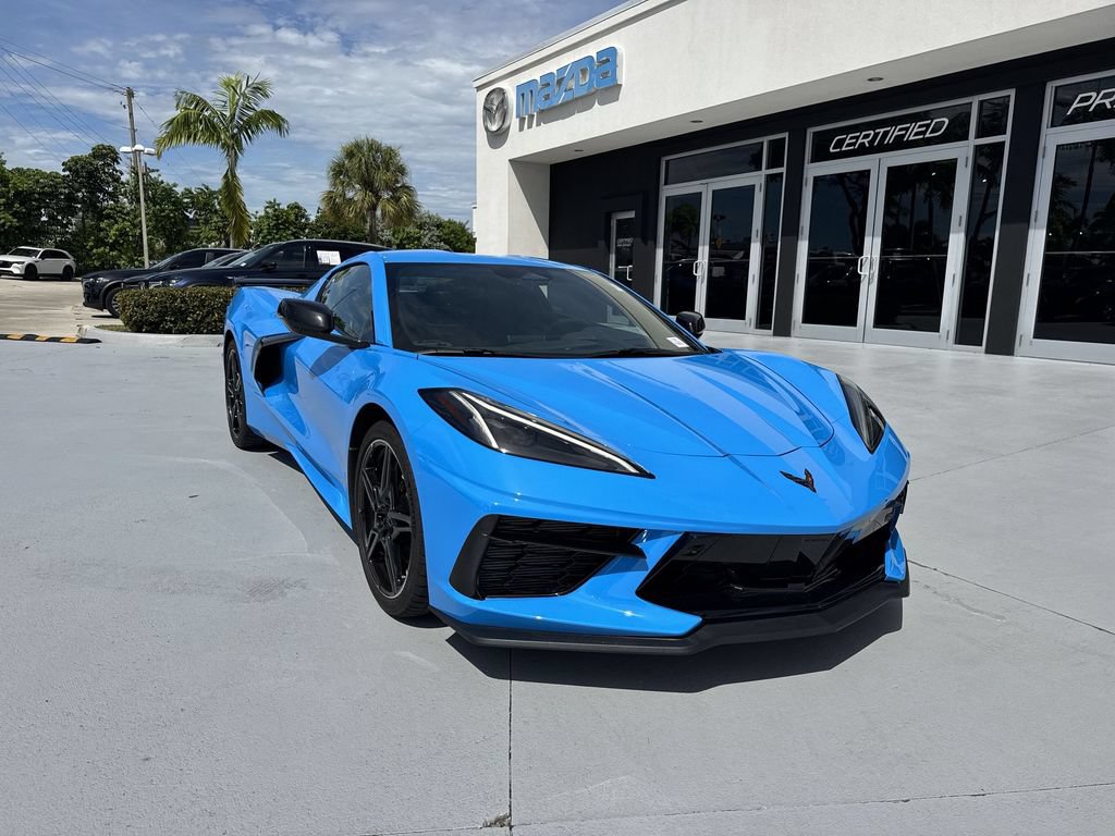 Used 2025 Chevrolet Corvette Stingray Preferred Cpe w/ Z51 Performance Package RWD image 7