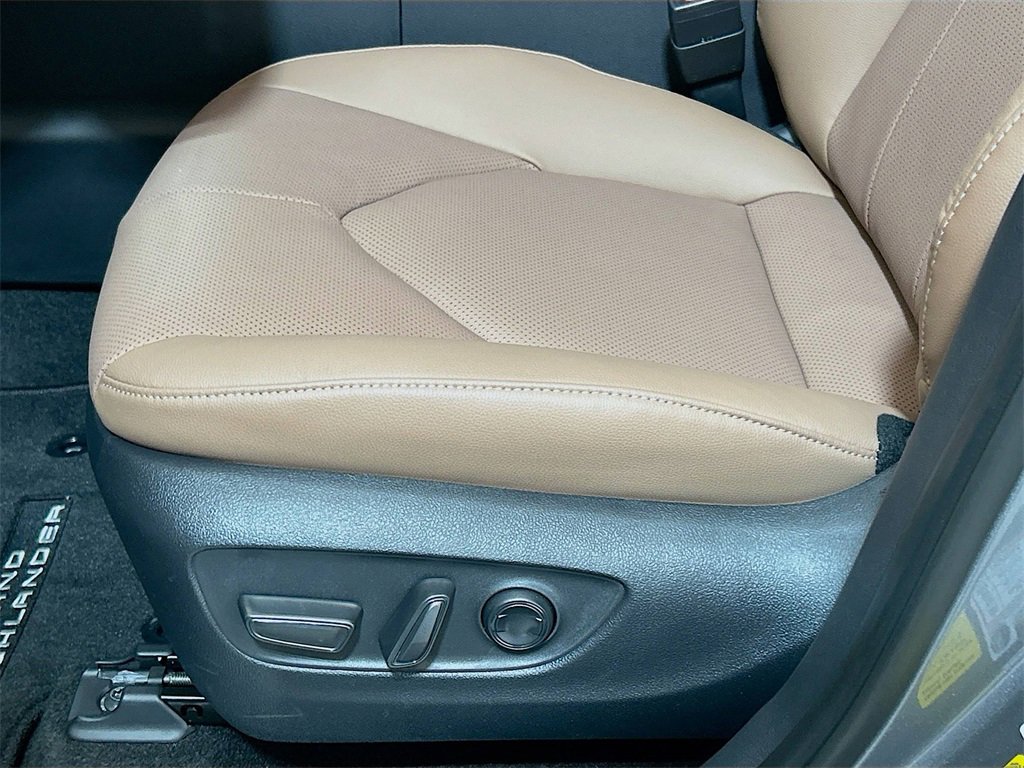 New 2026 Toyota Grand Highlander Platinum image 19