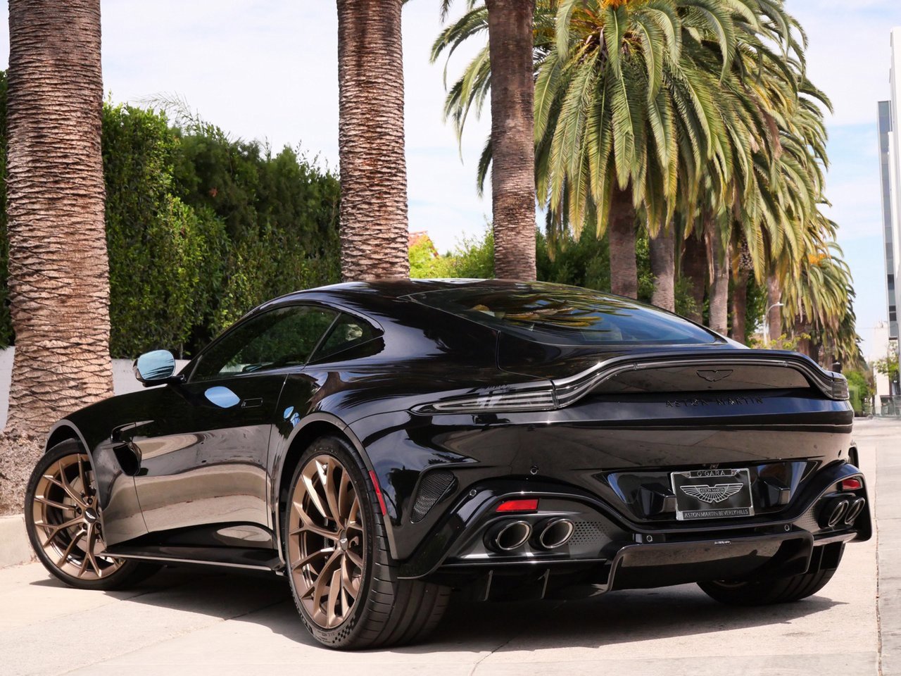 New 2026 Aston Martin V8 Vantage Coupe image 2