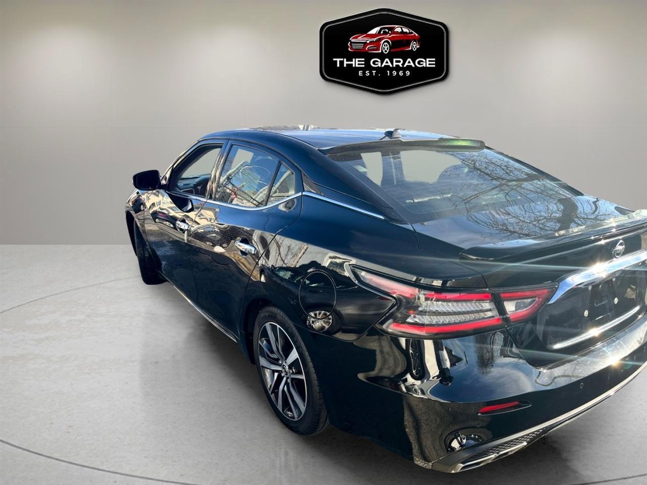 Used 2020 Nissan Maxima 3.5 SV w/ Floor Mat Group FWD image 2