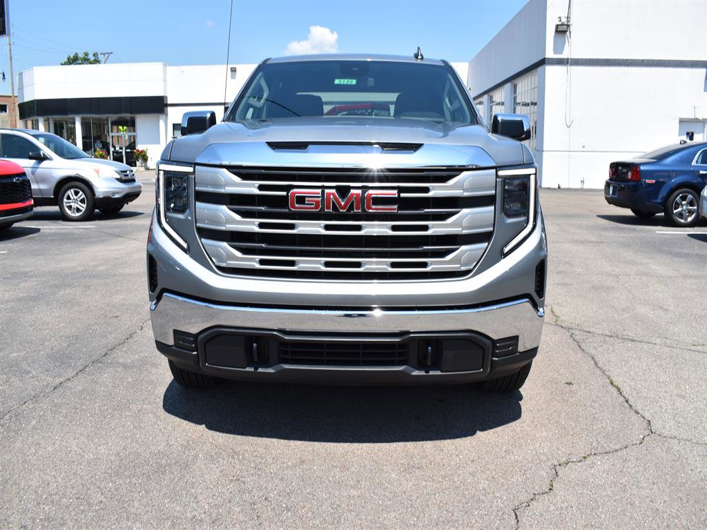 New 2025 GMC Sierra 1500 SLE image 2