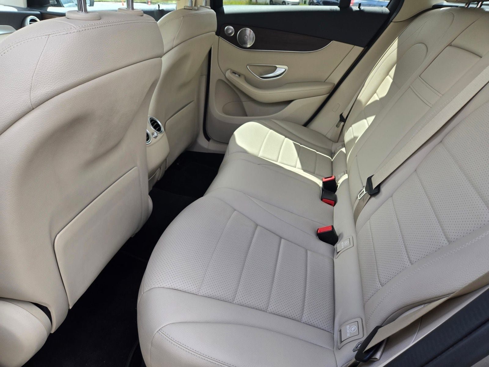 Used 2020 Mercedes-Benz GLC 300 image 15