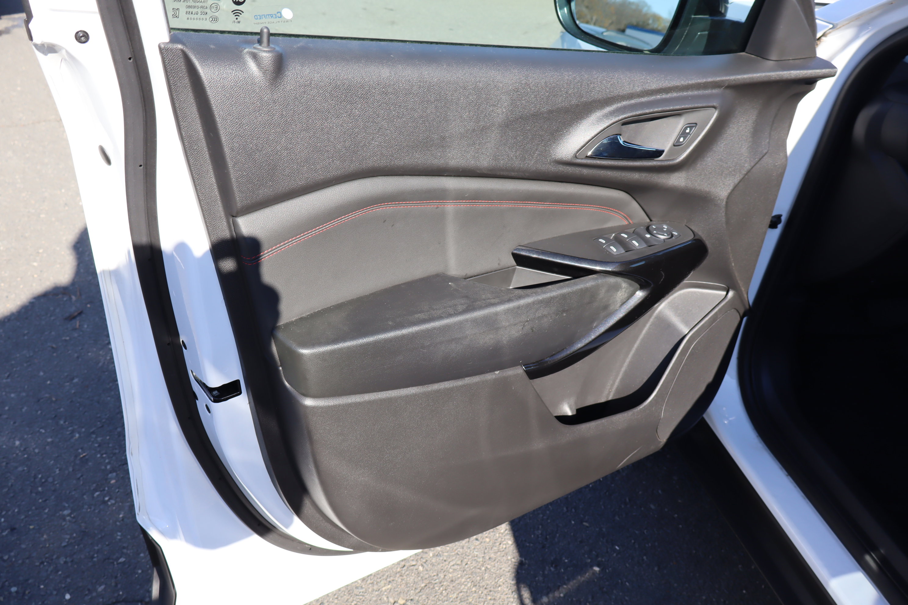 Certified 2024 Chevrolet Trax RS w/ Driver Confidence Package image 15