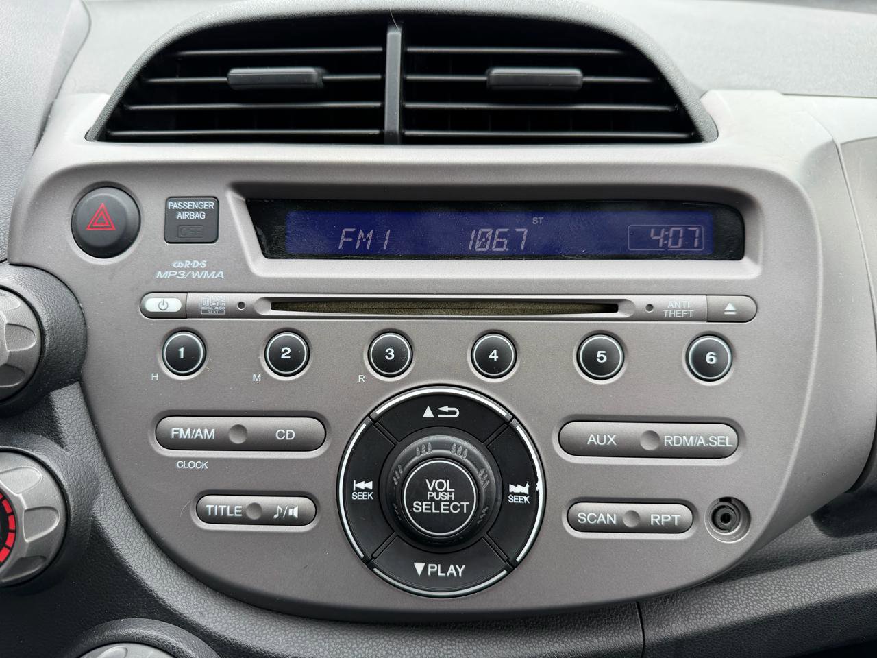 Used 2011 Honda Fit Sport image 29