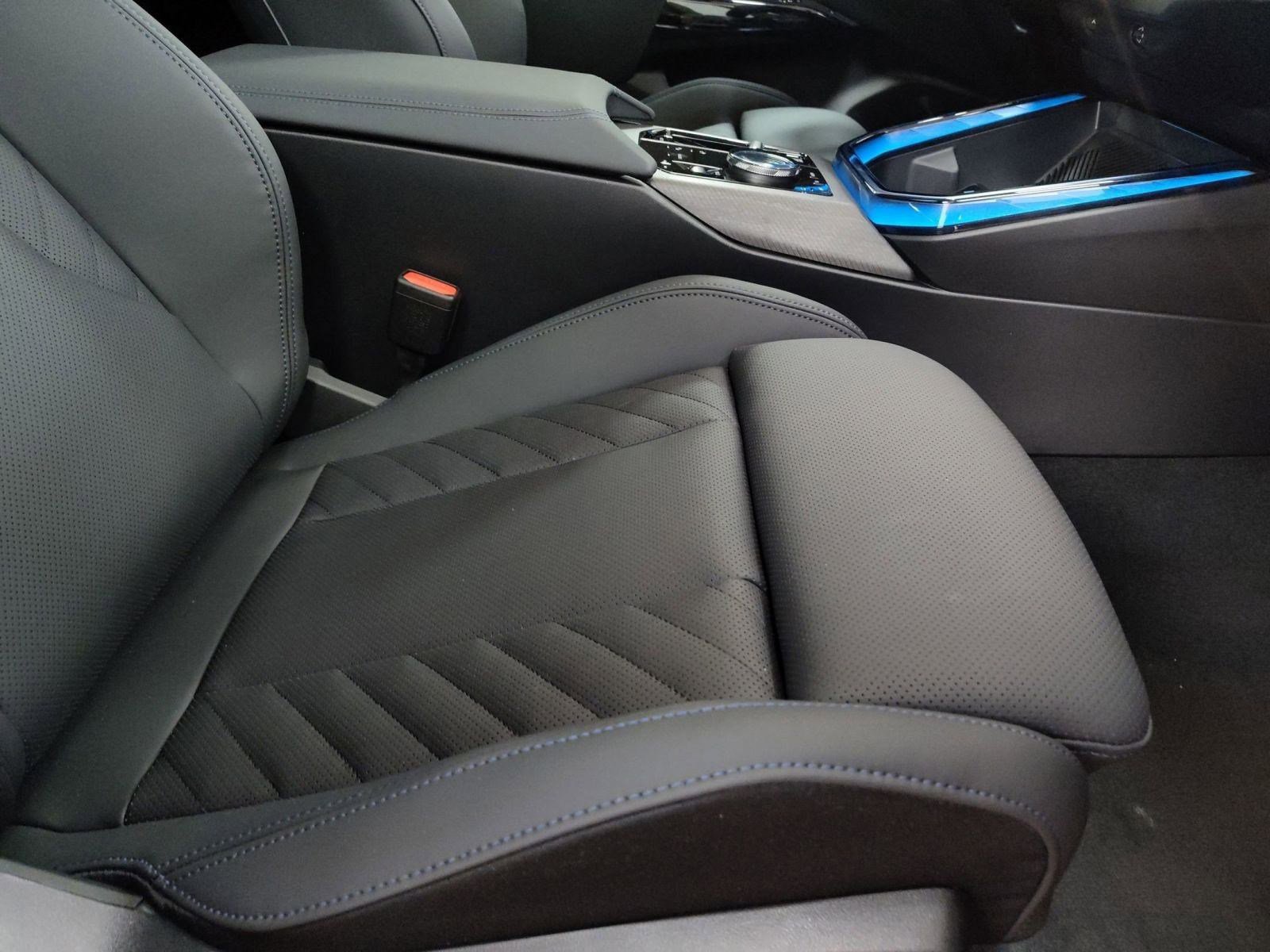 Used 2026 BMW X3 xDrive30 w/ Premium Package image 27