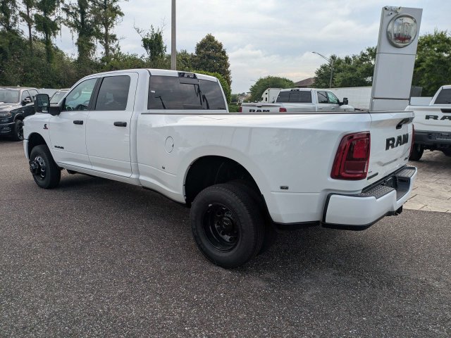 New 2026 RAM 3500 Big Horn AWD/4WD image 6