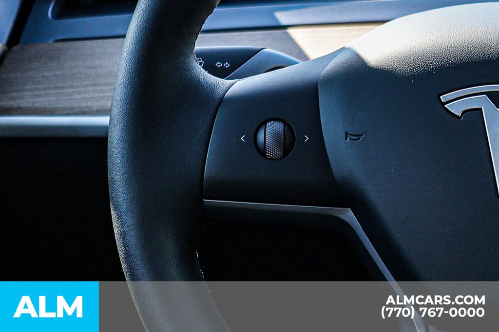 Used 2025 Tesla Model Y Long Range image 34