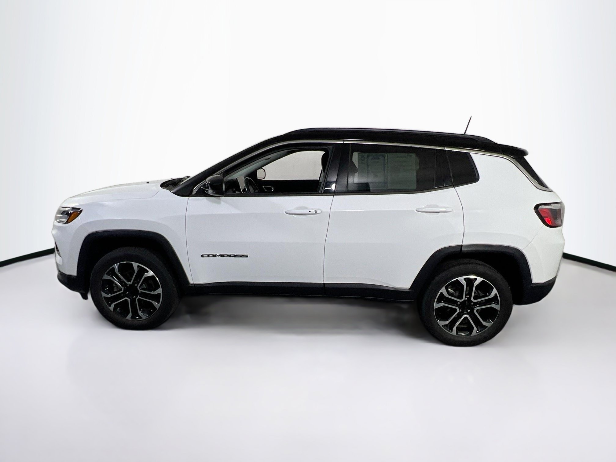 Used 2022 Jeep Compass Limited AWD/4WD image 8